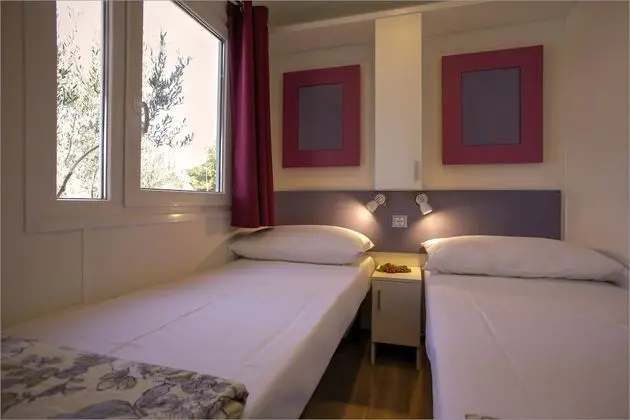 Deluxe Karavan, 2 Yatak Odası, Teras, Bahçe Manzaralı