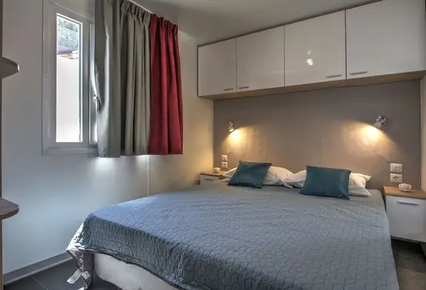 Deluxe Karavan, 2 Yatak Odası, Teras, Bahçe Manzaralı