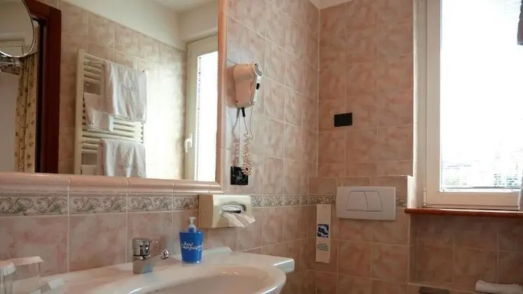 Tek Büyük Yataklı Oda, Göl Manzaralı