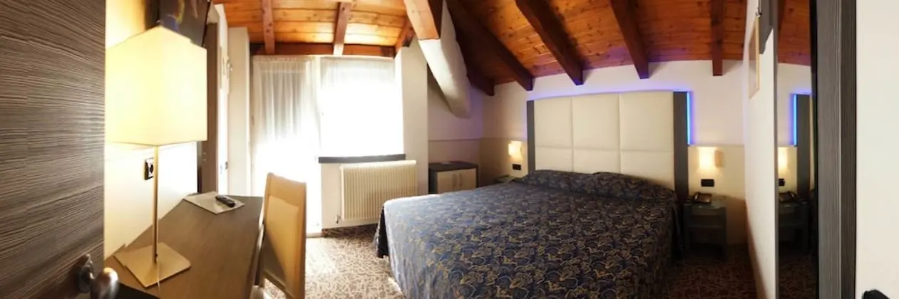 Comfort Büyük Yataklı Tek Kişilik Oda