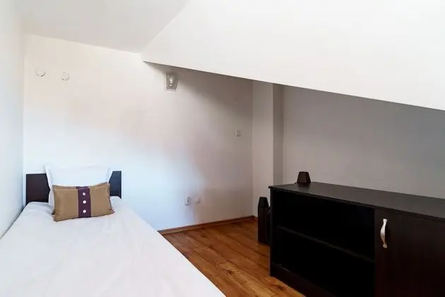 Üç Kişilik Oda
