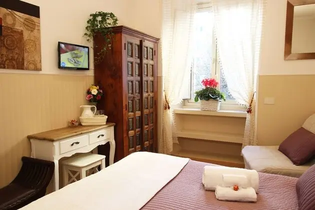 Tek Büyük Yataklı Oda (with 1 extra bed)