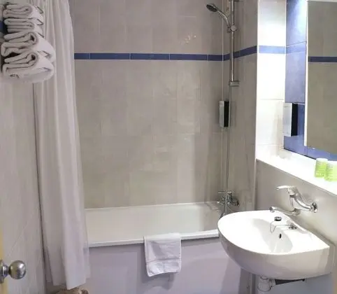 Standard Oda, 3 Tek Kişilik Yatak