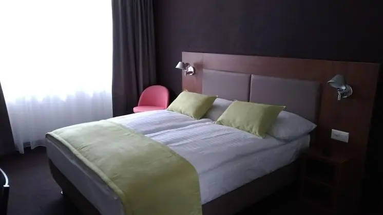 Standard Oda, 1 Büyük (Queen) Boy Yatak