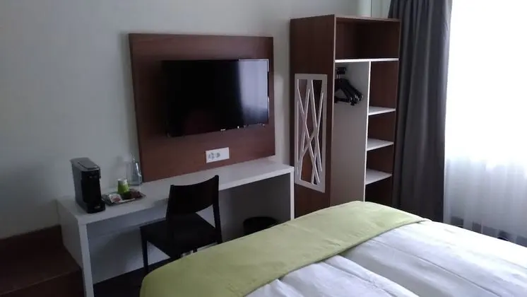 Standard Oda, 1 Büyük (Queen) Boy Yatak