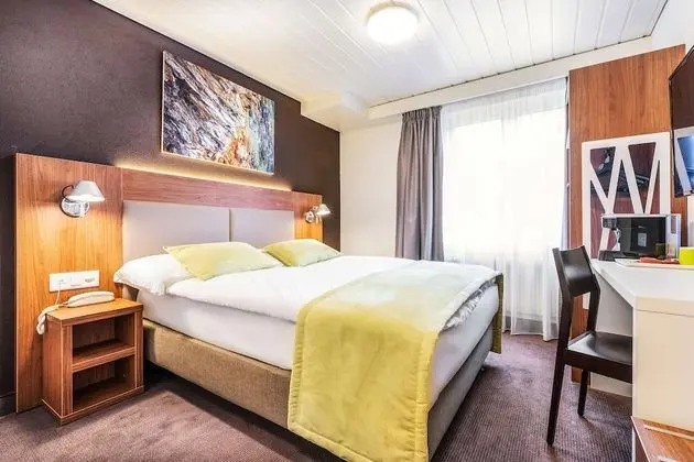 Standard Oda, 1 Büyük (Queen) Boy Yatak