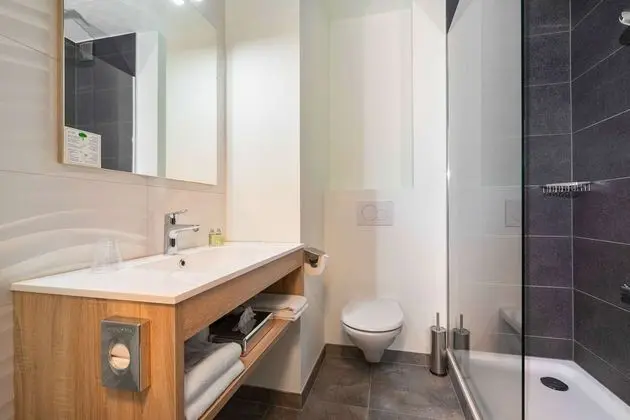 Standard Oda, 1 Büyük (Queen) Boy Yatak