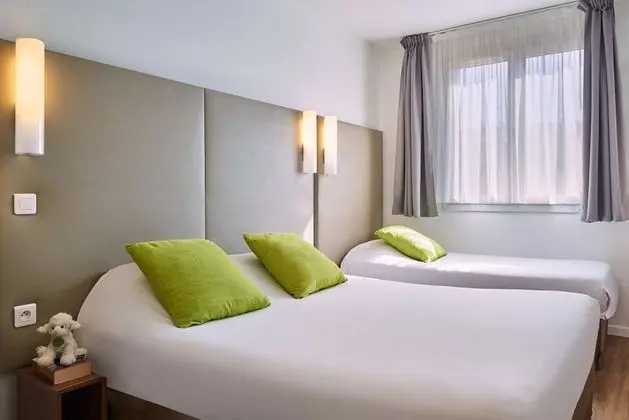 Standart, Bir adet Çift Kişilik ve Bir adet Tek Kişilik Yataklı