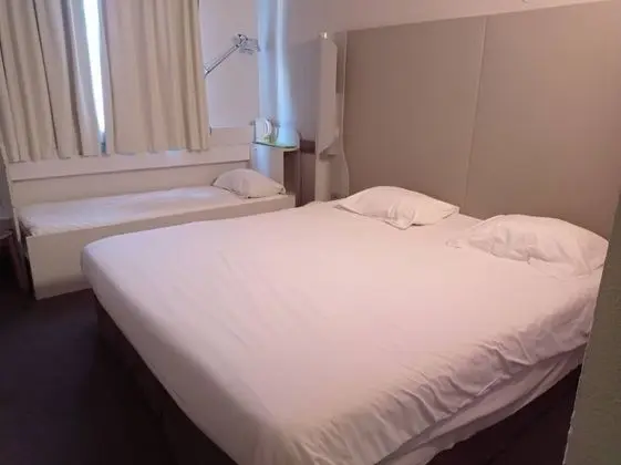 Standard Oda, 3 Tek Kişilik Yatak
