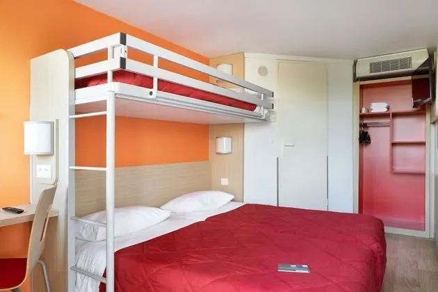 Standard Oda, Birden Çok Yatak (1 Double and 1 Single bed)
