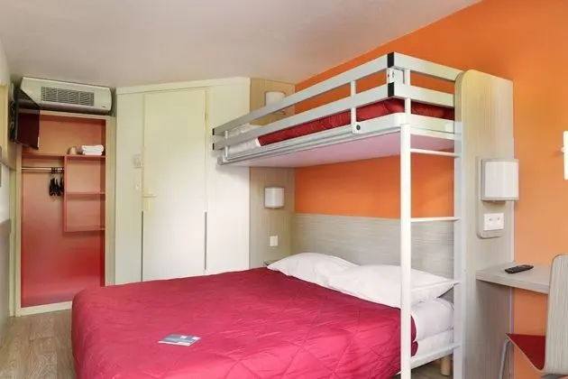 Standard Oda, Birden Çok Yatak (1 Double and 1 Single bed)