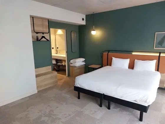 Junior Süit, 1 En Büyük (King) Boy Yatak ve Çekyat