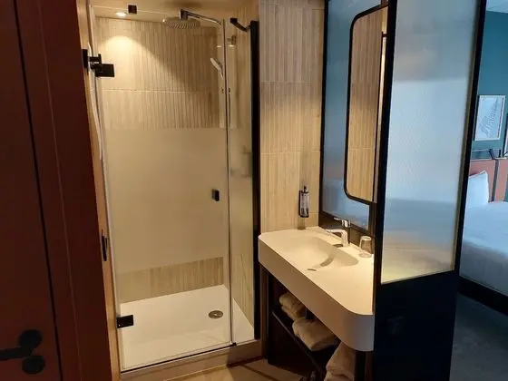 Junior Süit, 1 En Büyük (King) Boy Yatak ve Çekyat