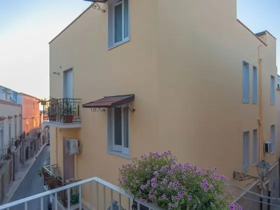 Design Tek Büyük Yataklı Oda, Balkon