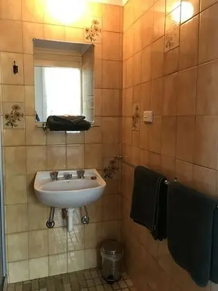 İki Ayrı Yataklı Oda, 1 Yatak Odası