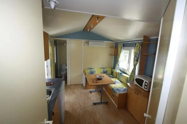 Karavan, Bahçeli (B)