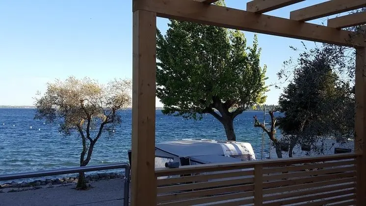 Superior Karavan, Göl Manzaralı