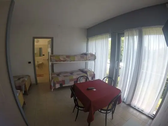 Basic Stüdyo, Kule