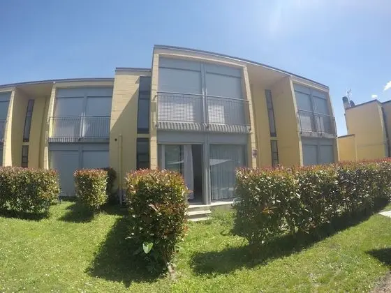 Basic Stüdyo, Kule