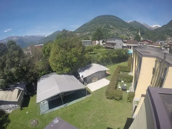 Basic Stüdyo, Kule
