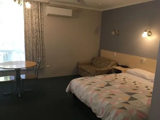 Tek Büyük Yataklı Oda, 1 Büyük (Queen) Boy Yatak
