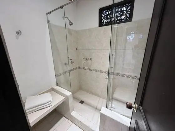 Üç Kişilik Oda