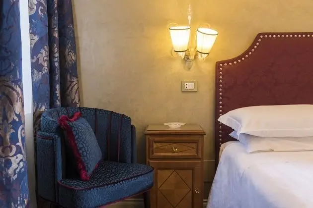 Classic Tek Büyük veya İki Ayrı Yataklı Oda