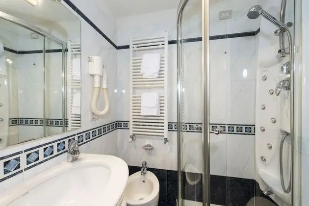 Classic Tek Büyük veya İki Ayrı Yataklı Oda