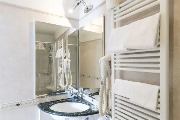 Classic Tek Büyük veya İki Ayrı Yataklı Oda