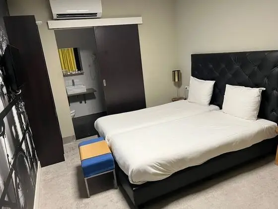 Economy room