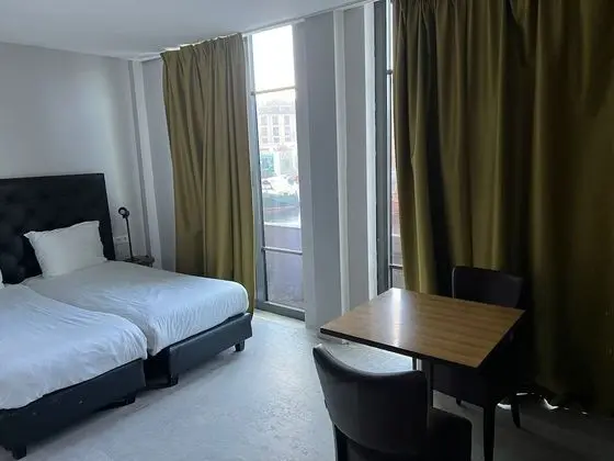 Lake view room