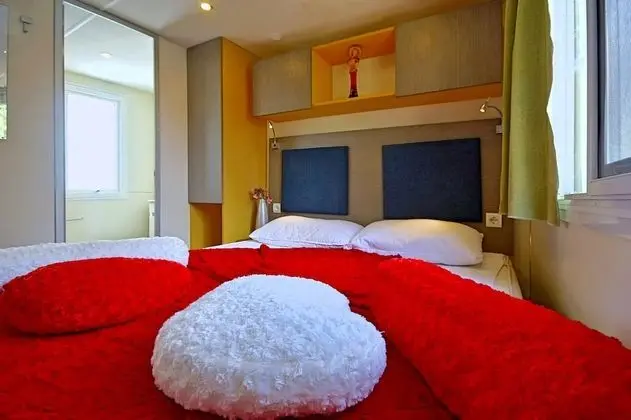 Karavan, 2 Yatak Odası, Havuz Kullanımı