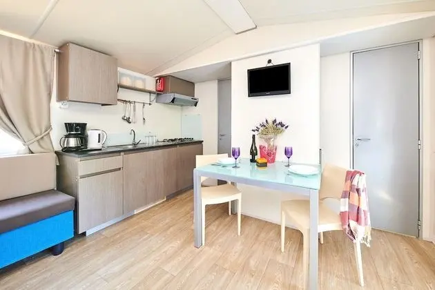 Karavan, 2 Yatak Odası, Havuz Kullanımı
