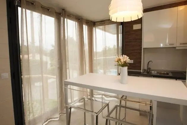 Design Stüdyo, Balkon, Havuz Manzaralı