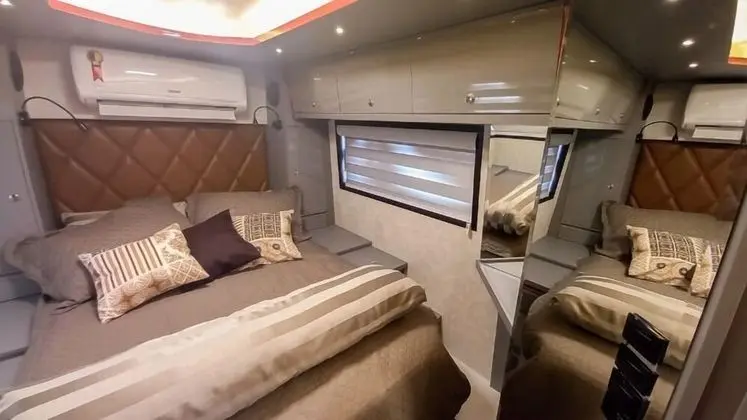 Deluxe Karavan