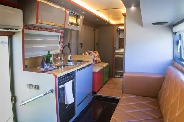 Deluxe Karavan