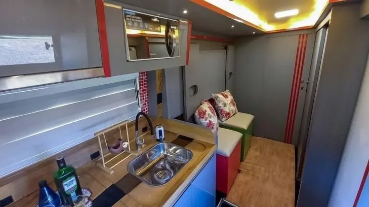 Deluxe Karavan