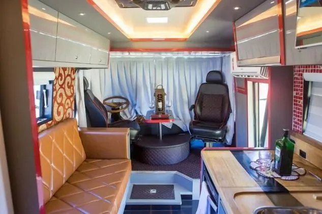 Deluxe Karavan