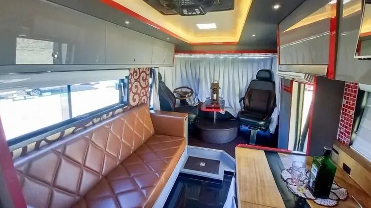 Deluxe Karavan