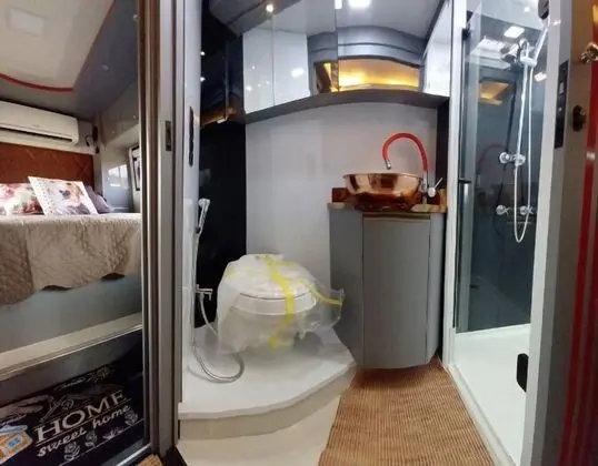 Deluxe Karavan