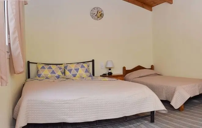 Bungalow with shared WC