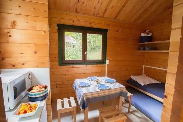 Dağ Evi, Ortak Banyo (Laura)