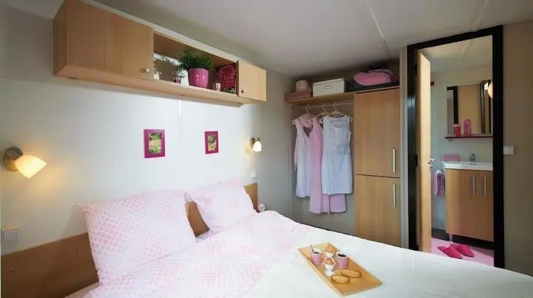 Classic Karavan (6 Adults)