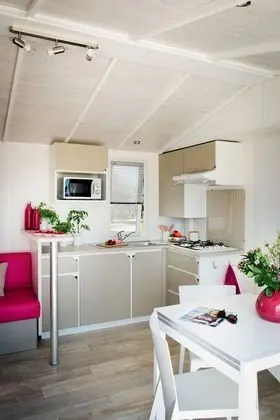 Comfort Karavan, 4 Yatak Odası (8 pers)