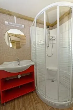 Comfort Karavan, 4 Yatak Odası (8 pers)