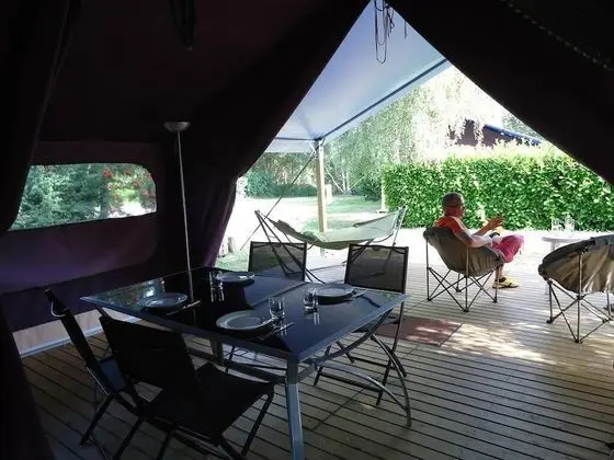 Kulübe, Ortak Banyo (Eva)