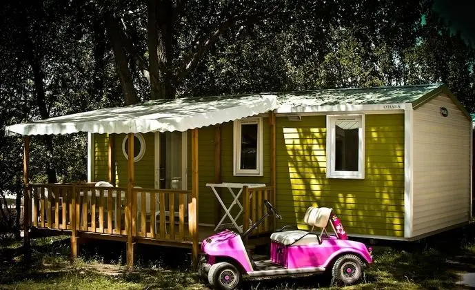 Karavan, Birden Çok Yatak, Sigara İçilmez