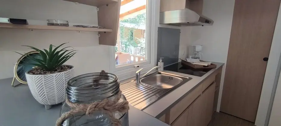 Karavan (EVO 27 A/C)