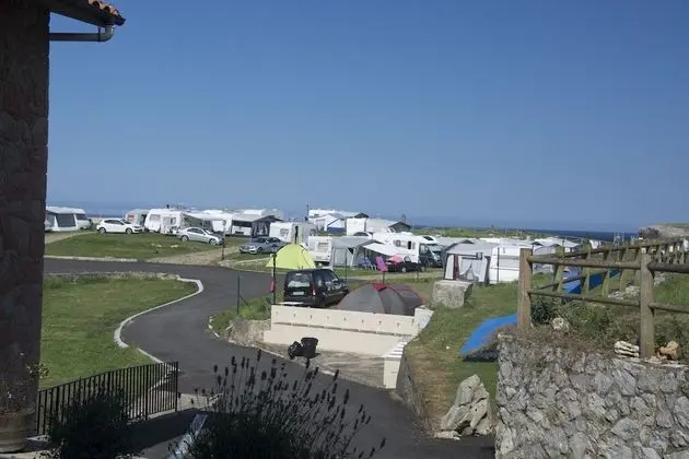Çadır (Plot. No bed. Bring family tent)