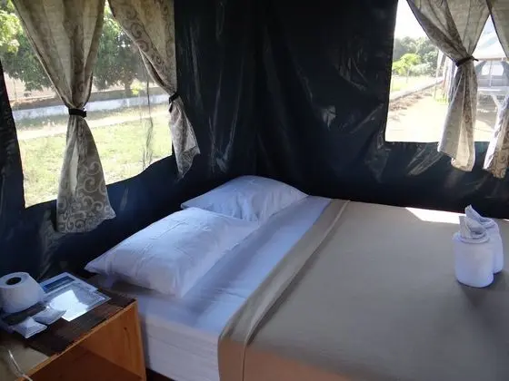 VIP Tent for 1 Person (Breakfast and Dinner Included)